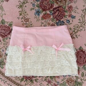 Chéri Lou Lace mini skirt 💗🎀NWOT